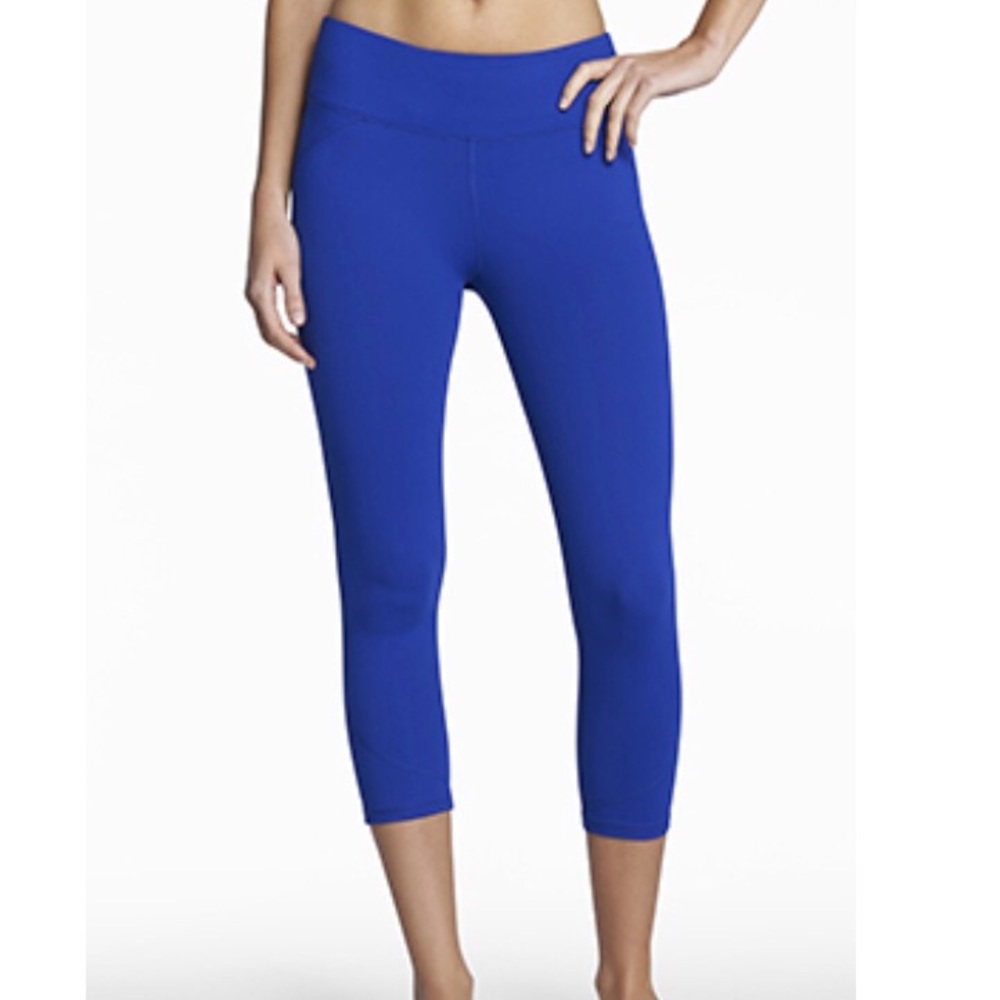 Fabletics Lima Capri in Indigo